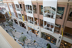 �N���X�^���h�[��&��ԊX<br />�����ۋT�����X�XA�X�����s�X�n�ĊJ������ / CRYSTAL DOME & ICHIBANGAI�Q