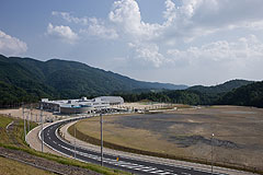 とどろみの森学園（←サブ：文字小さく）　箕面市立止々呂美小学校・中学校<br />TODOROMINOMORI GAKUEN  MINOH ELEMENTARY SCHOOL, JUNIOR HIGH SCHOOL１