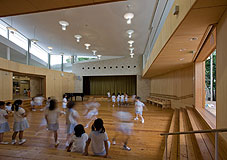 錦綾幼稚園<br />KINRYO KINDERGARTEN２